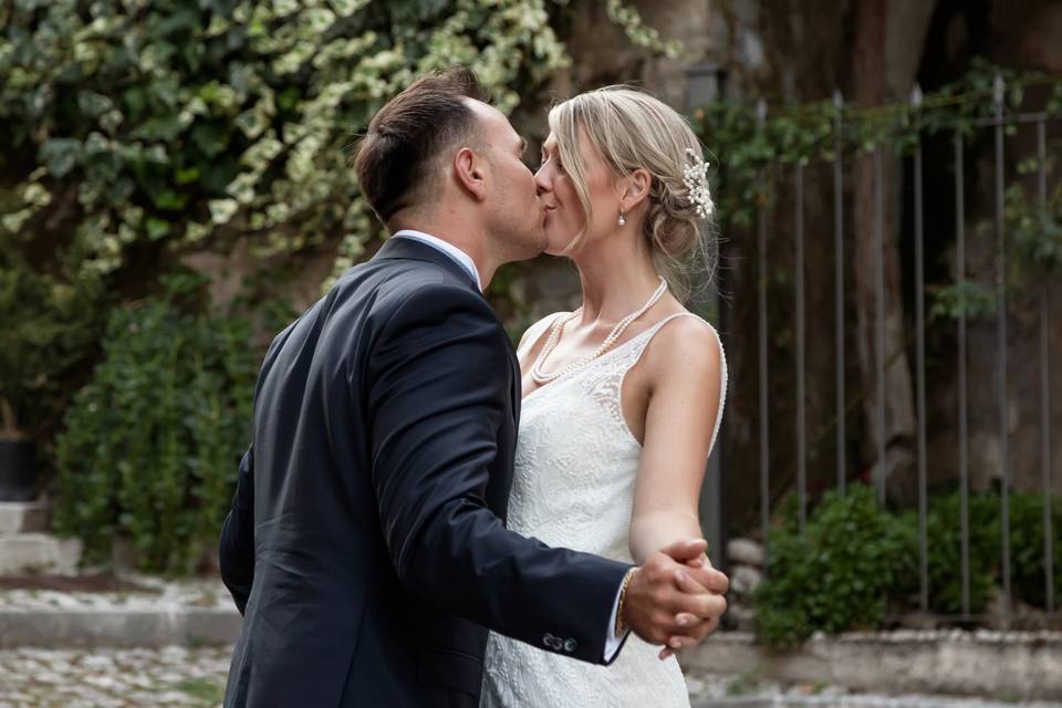 Bacio tra i vicoli