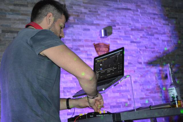 DJ set castle house