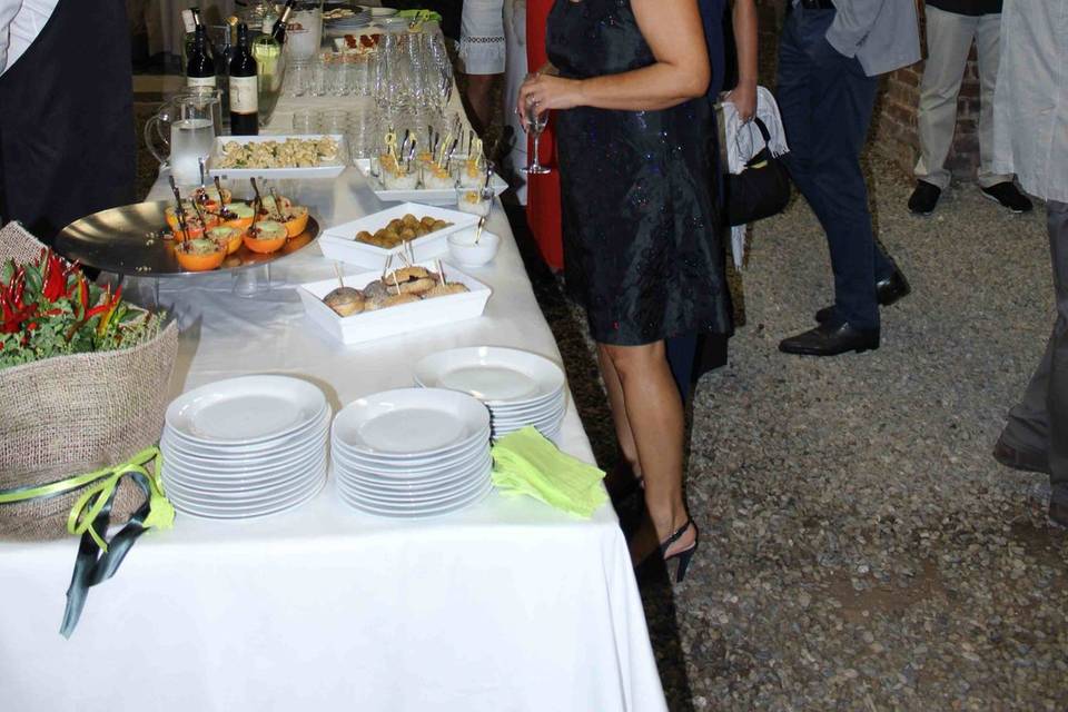 Buffet sotto il portico