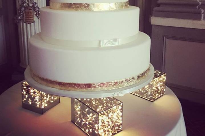 Gold wedding cake