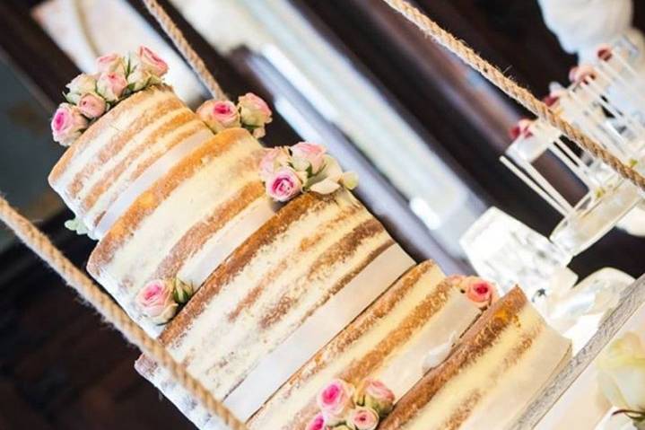 Naked wedding cake