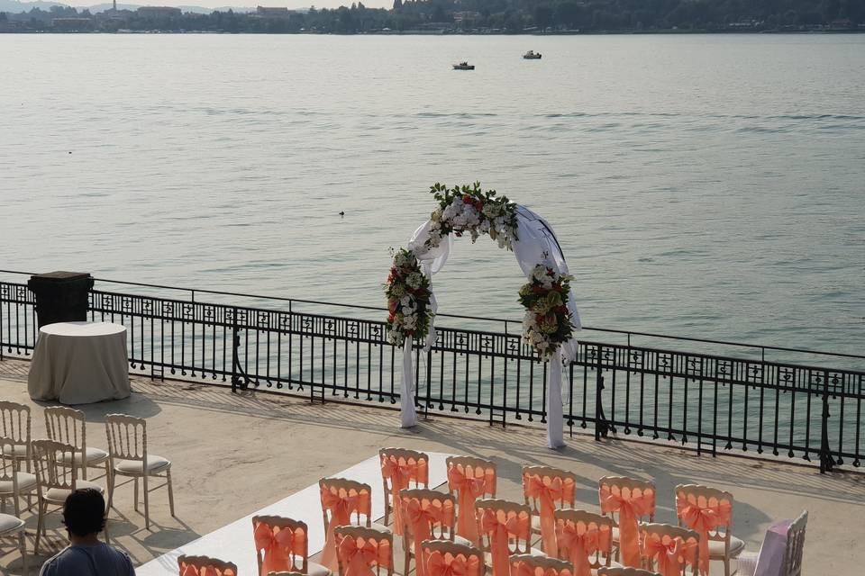 Arco fiorito lago d'Iseo