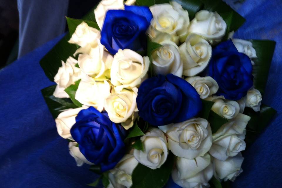 Bouquet rose bianche e blu