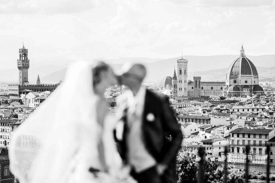 Un bacio al piazzale