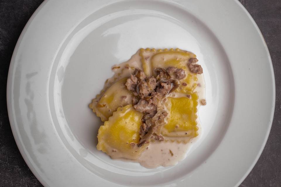 Tortelli con salsiccia di mora