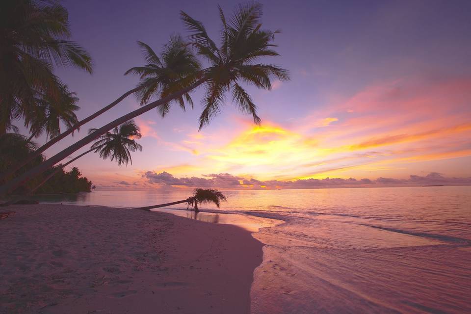 Tramonto romantico alle Maldive