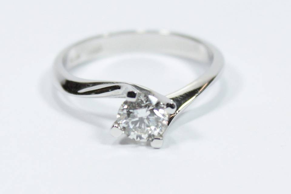 Solitario diamante ct 0,60  per matrimonio