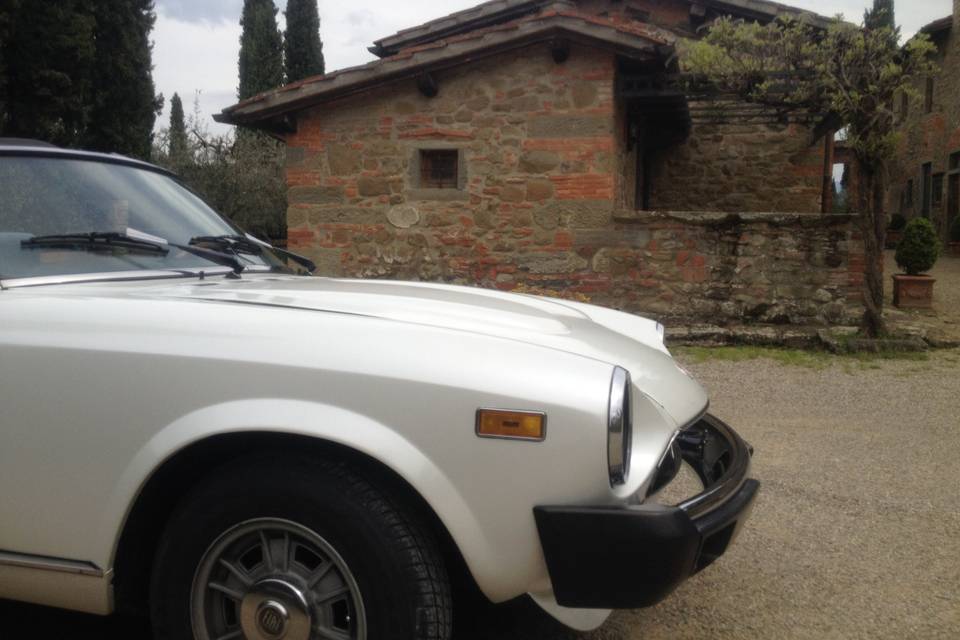 Fiat 124 Spider cofano