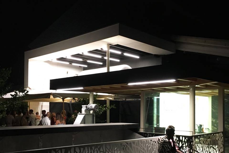 Esterno cantina notturno