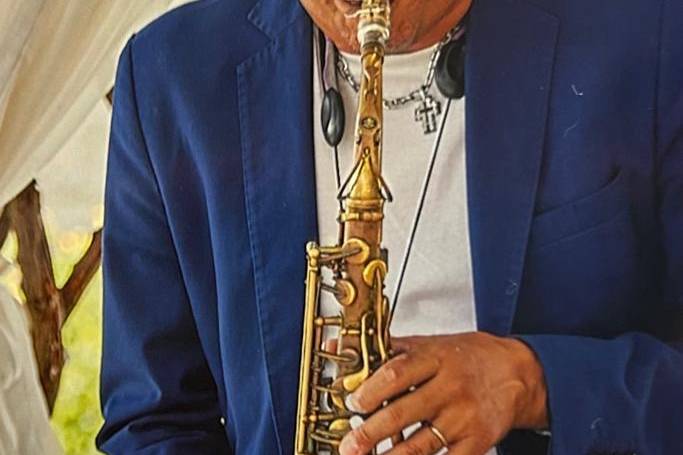 R. Vargas Reina Sax