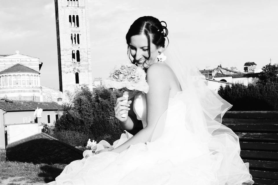 Sposa sulle mura di lucca