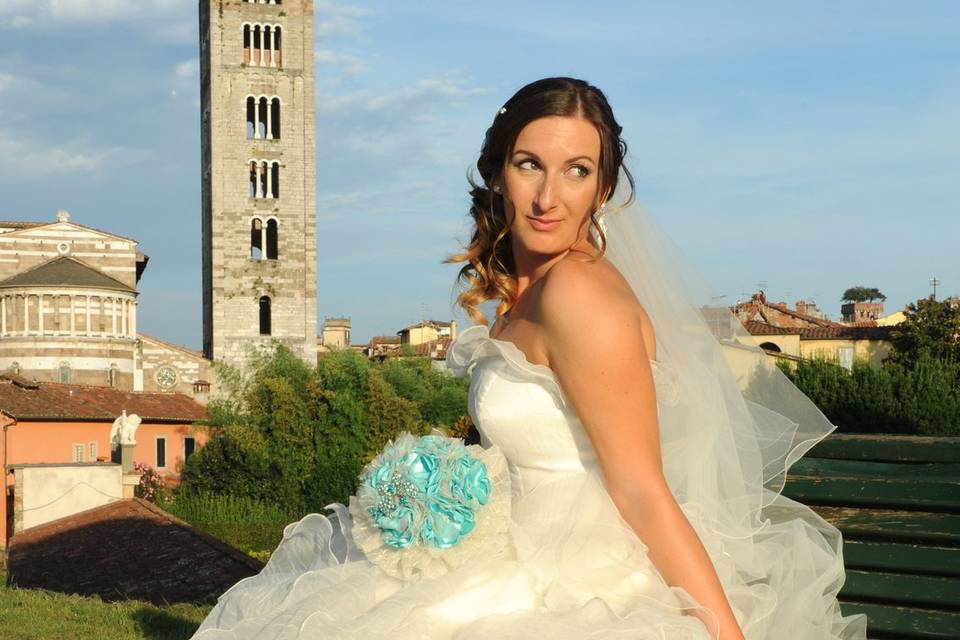 Sposa sulle mura di Lucca