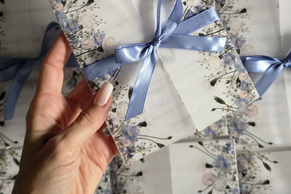 Fiori e carta opaca