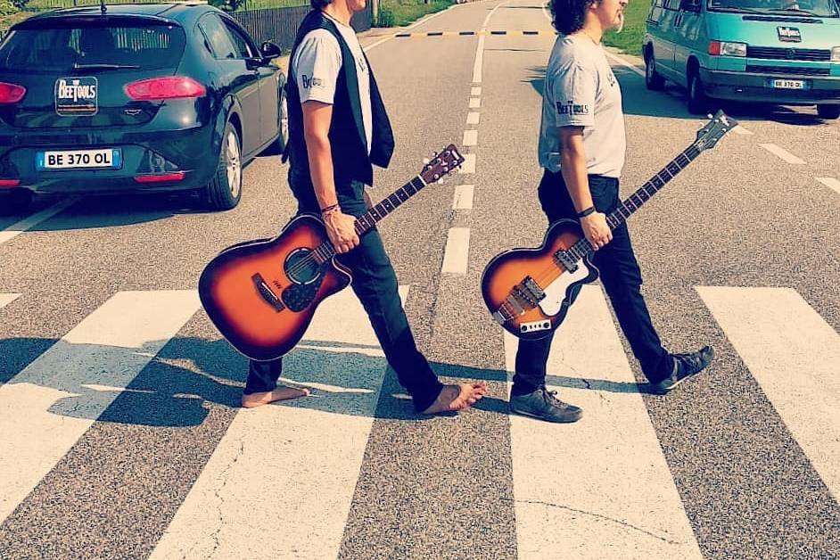 The BeeTools - Duo Beatles Tribute