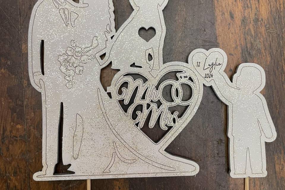 Cake topper in legno
