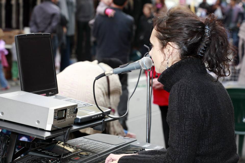 On the road (festa di Via Cecchi)