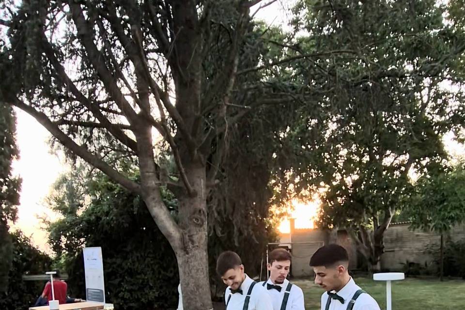 Chic bar catering
