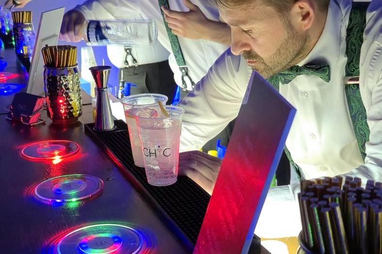 Chic bar catering