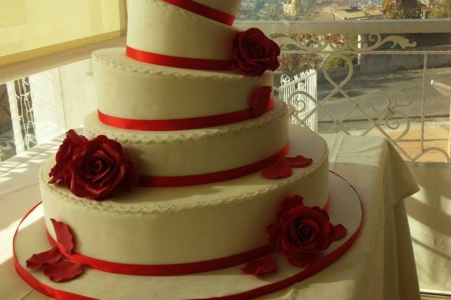 Wedding cake rose