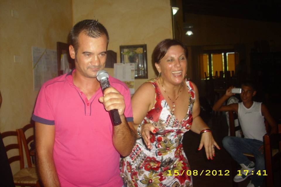 Karaoke con gli invitati