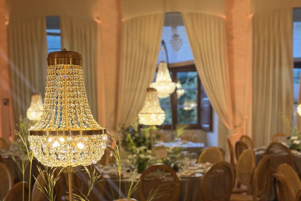 Wild table setting