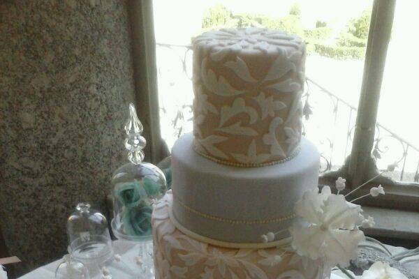 Damasco wedding cake