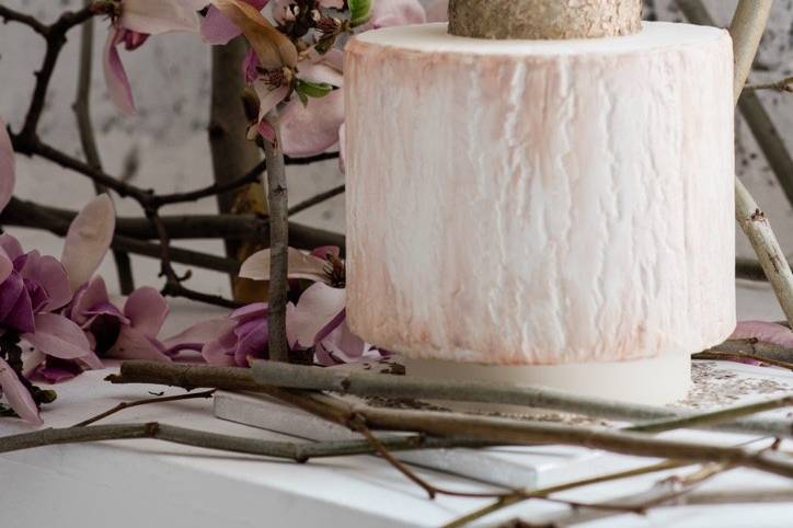 Magnolia cake