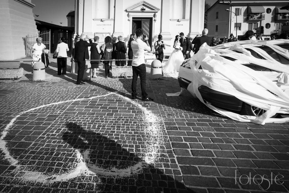 Reportage fuori chiesa