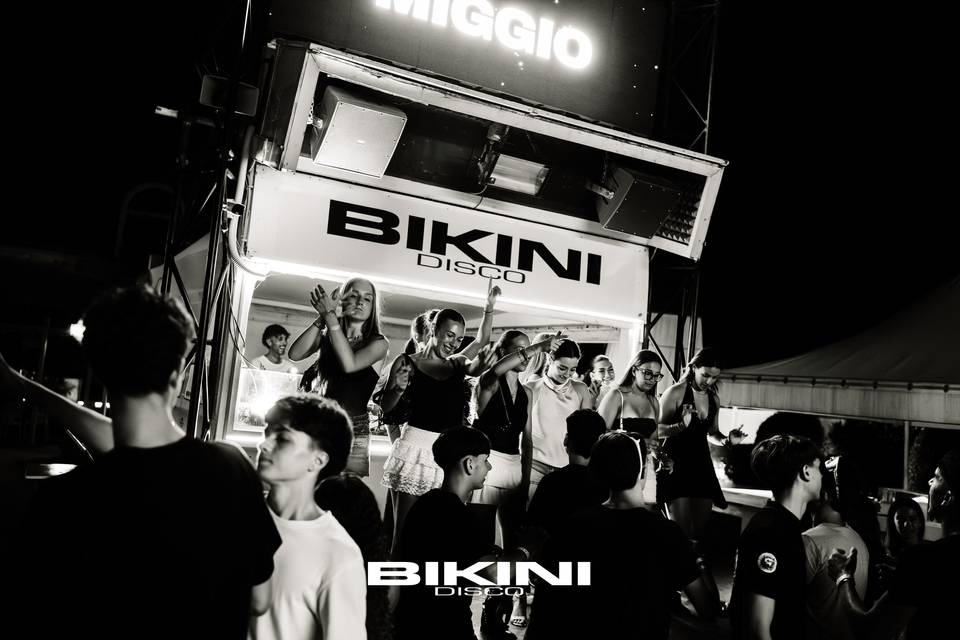 Bikini disco