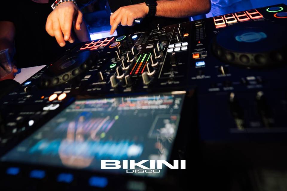 Bikini disco