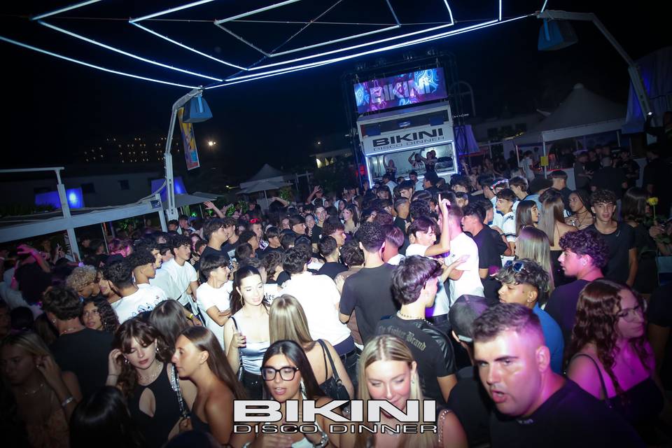 Bikini disco