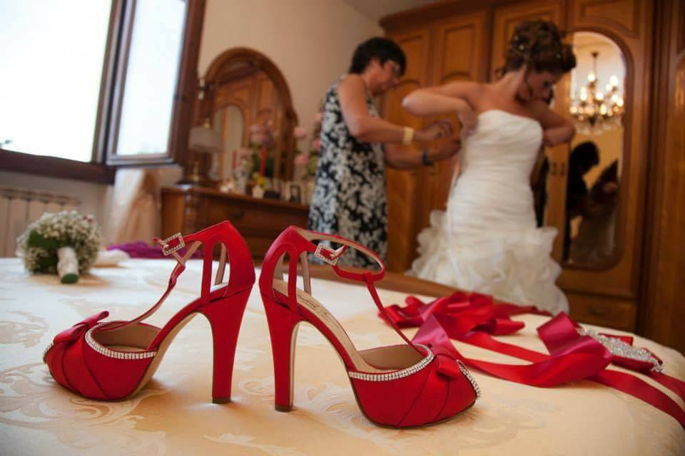 Scarpe sposa rosse e swarovski