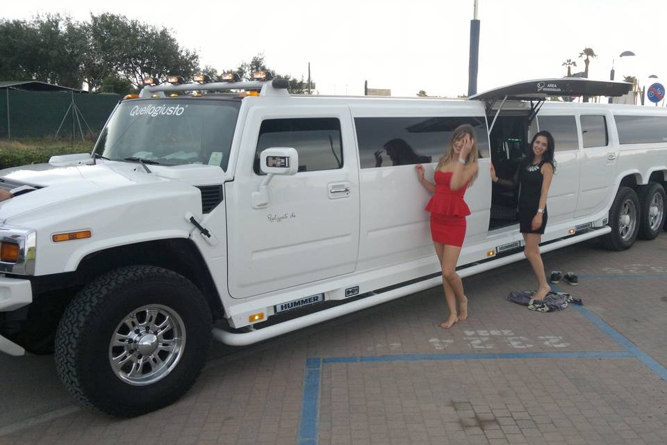 Hummer limousine nozze