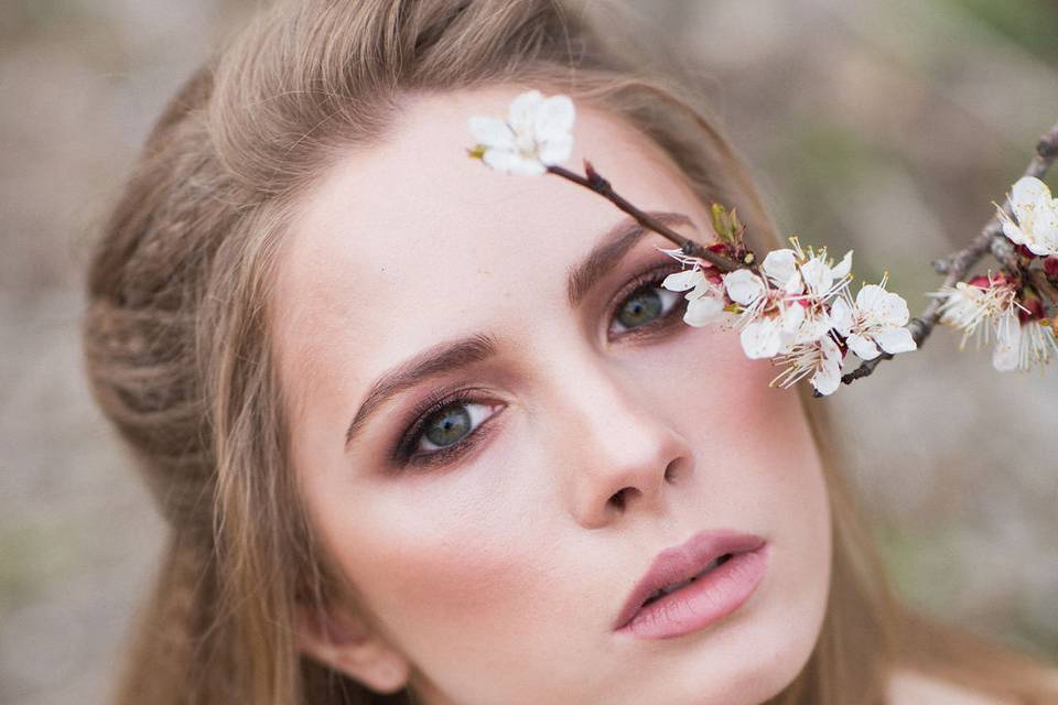 Trucco naturale per servizio f
