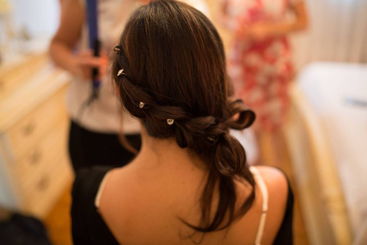 Elegance Parrucchieri - Consulta la disponibilità e i prezzi