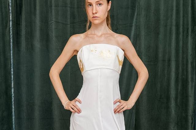 vestito_sposa_scollo_dritto_spacco