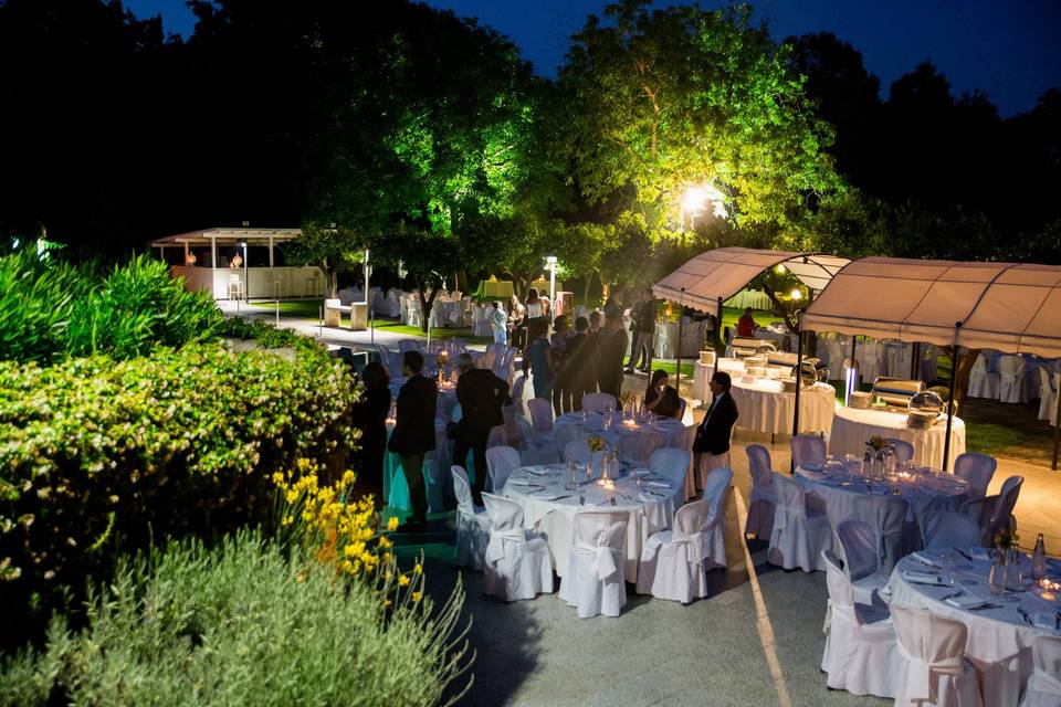 Cena a bordo piscina