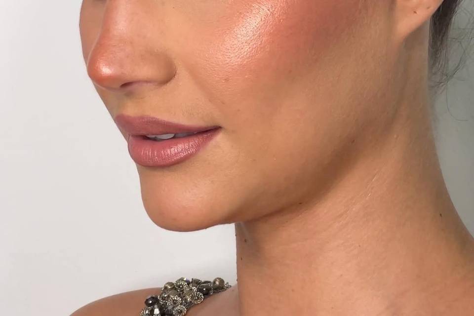 Glam make-up