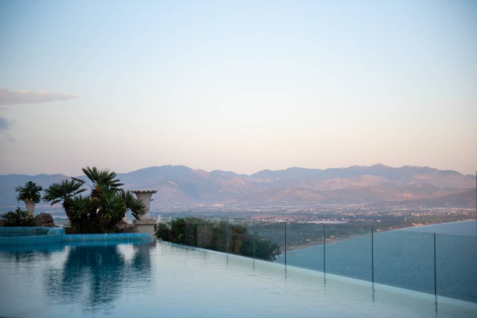 Infinity pool