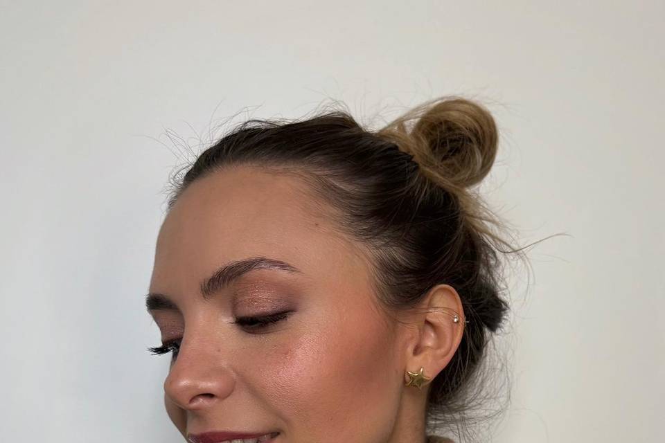 Soft glam makeup
