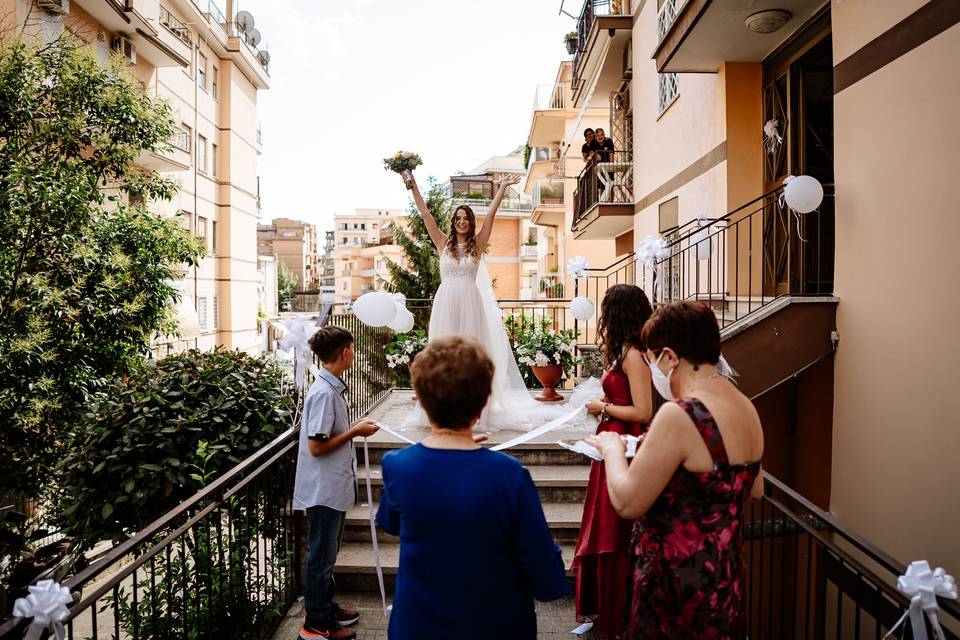 Felicità uscita sposa