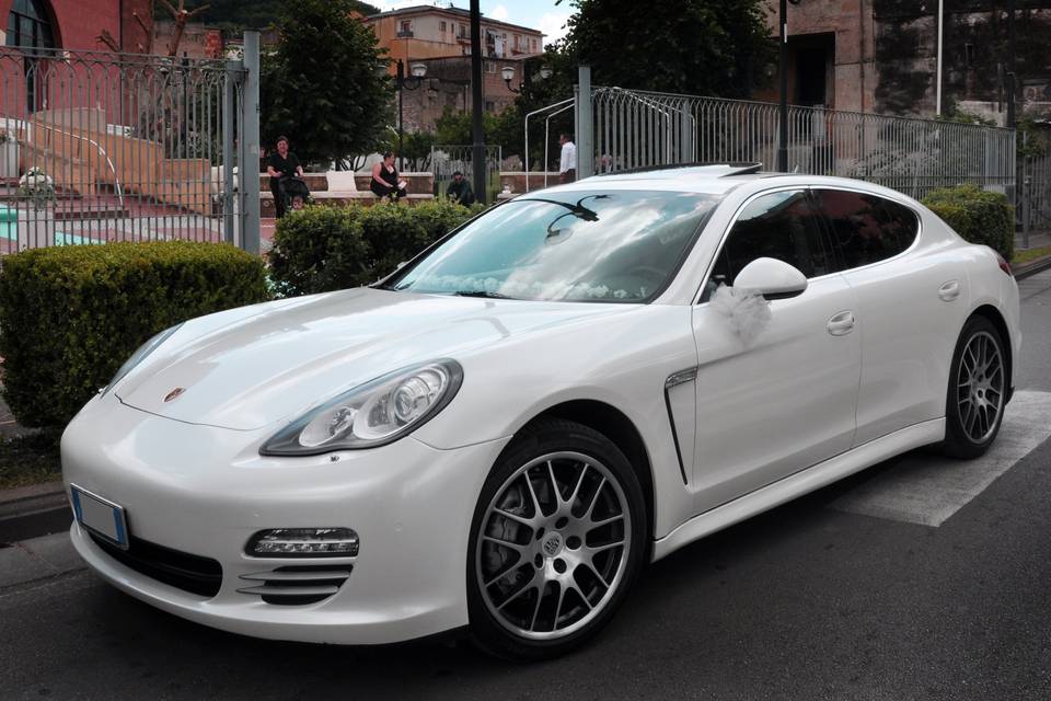 Porsche Panamera bianco