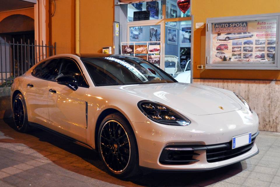 Porsche Panamera 4 E-Hybrid