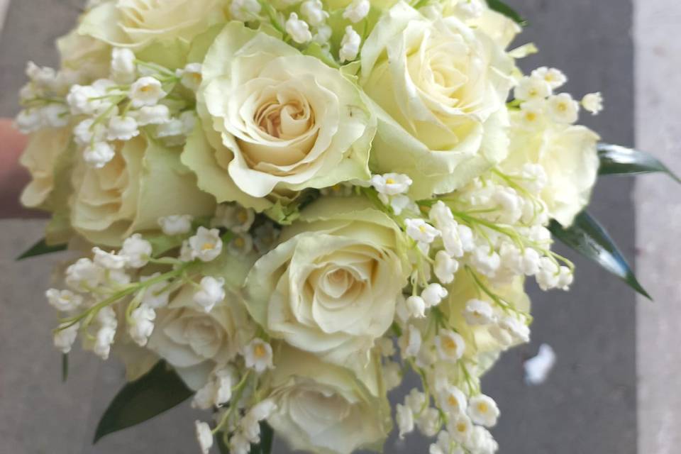 Bouquet da sposa rose e mughet
