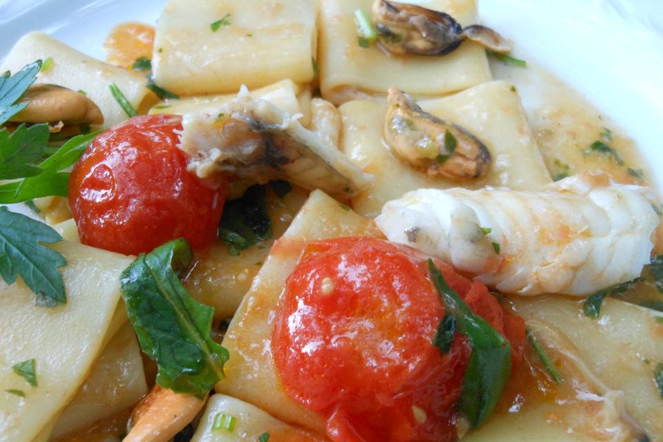 Paccheri pescatrice e mare