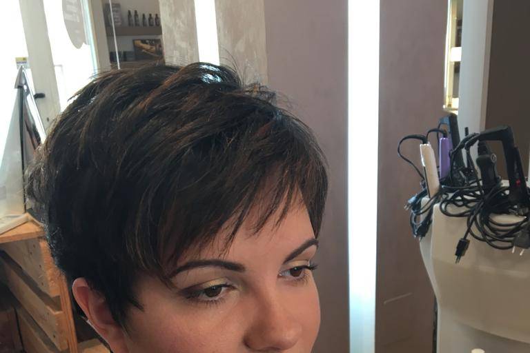 Trucco per la testimone