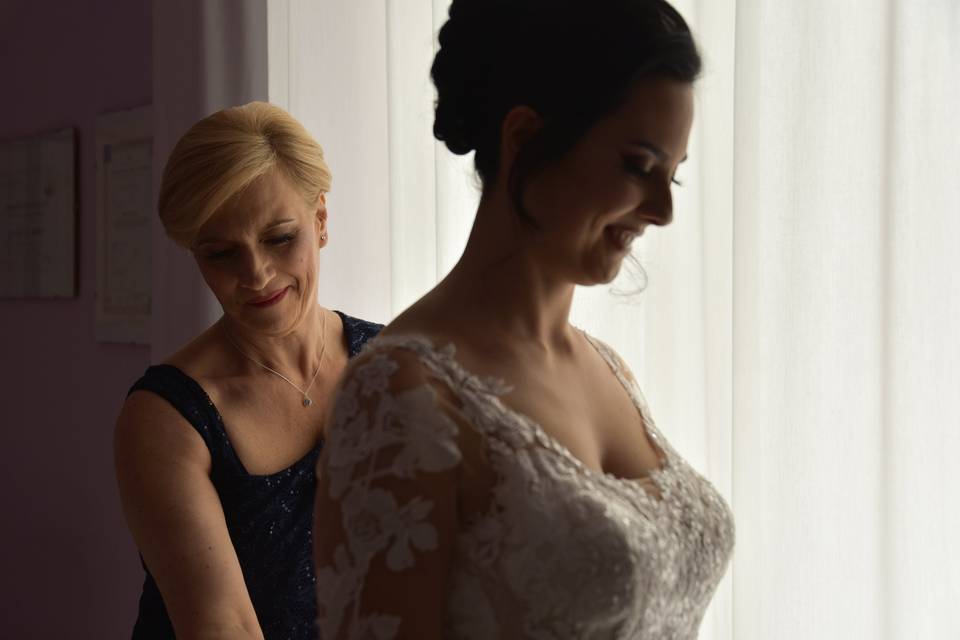 Bride + mom