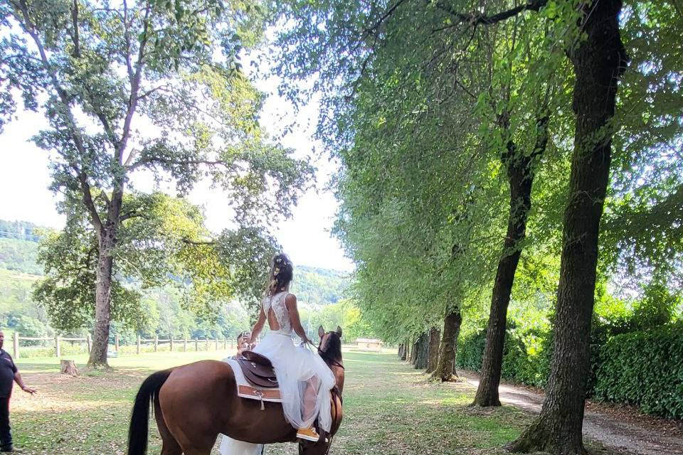 Sposa a cavallo