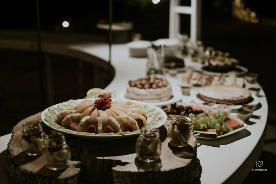 Buffet di frutta e dolci