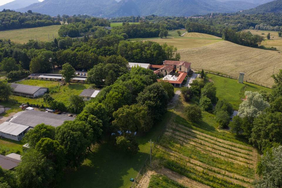 La Cascina immersa nel verde